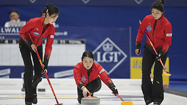 他在各种变 他在各种变